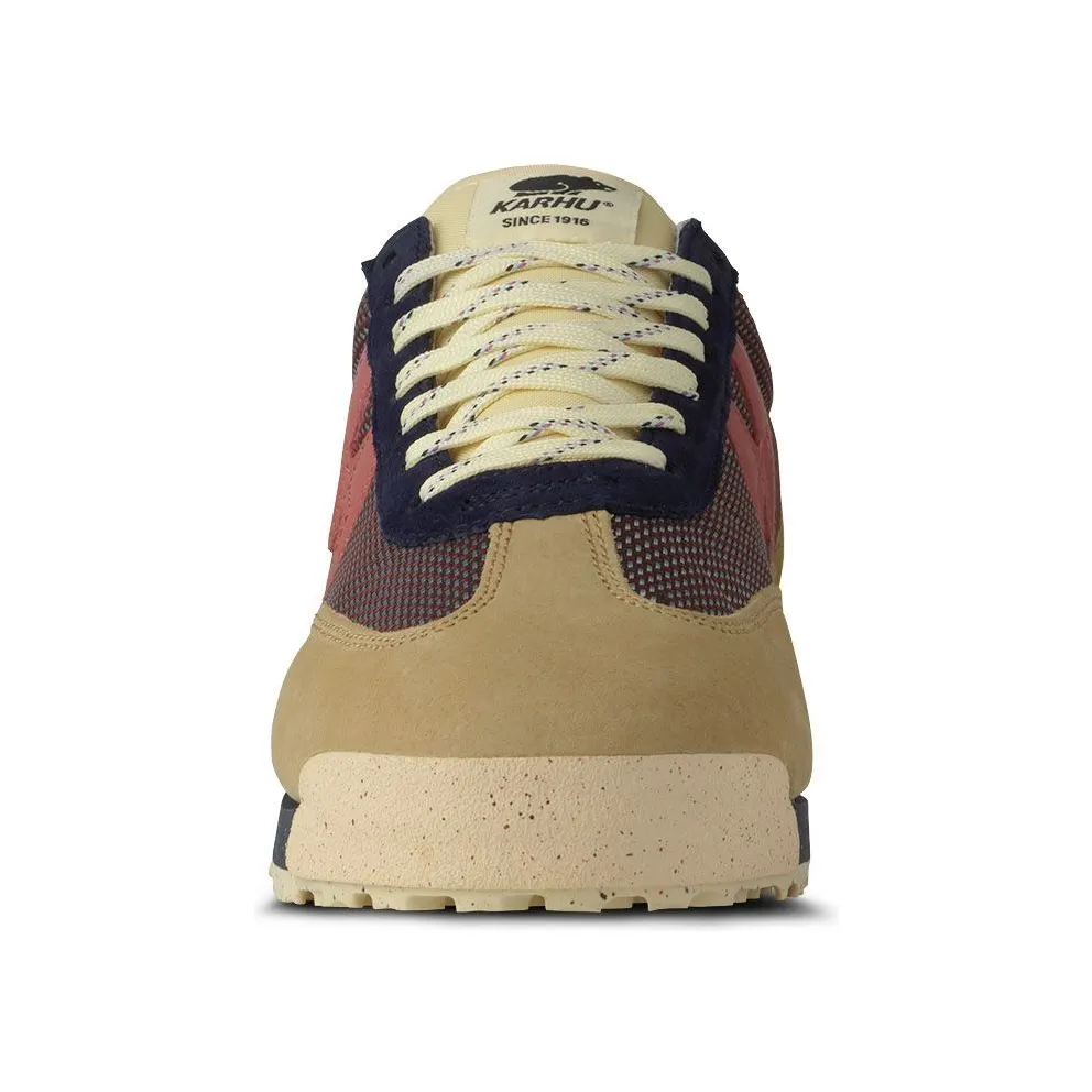 Karhu Mestari – “Curry Mineral Red” (F840003)