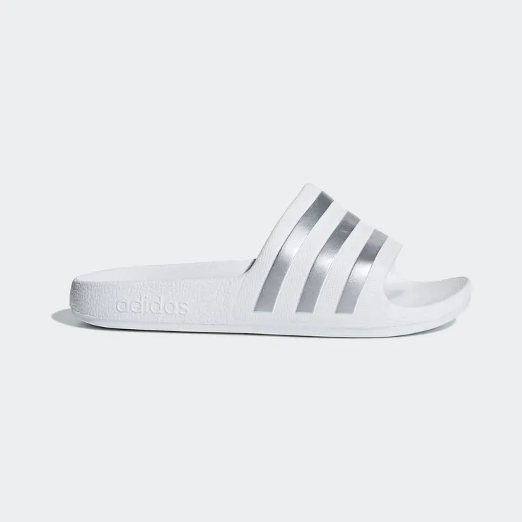 adidas Adilette Aqua Slides Kids “Cloud White / Silver Met. / Cloud White” (F35555)