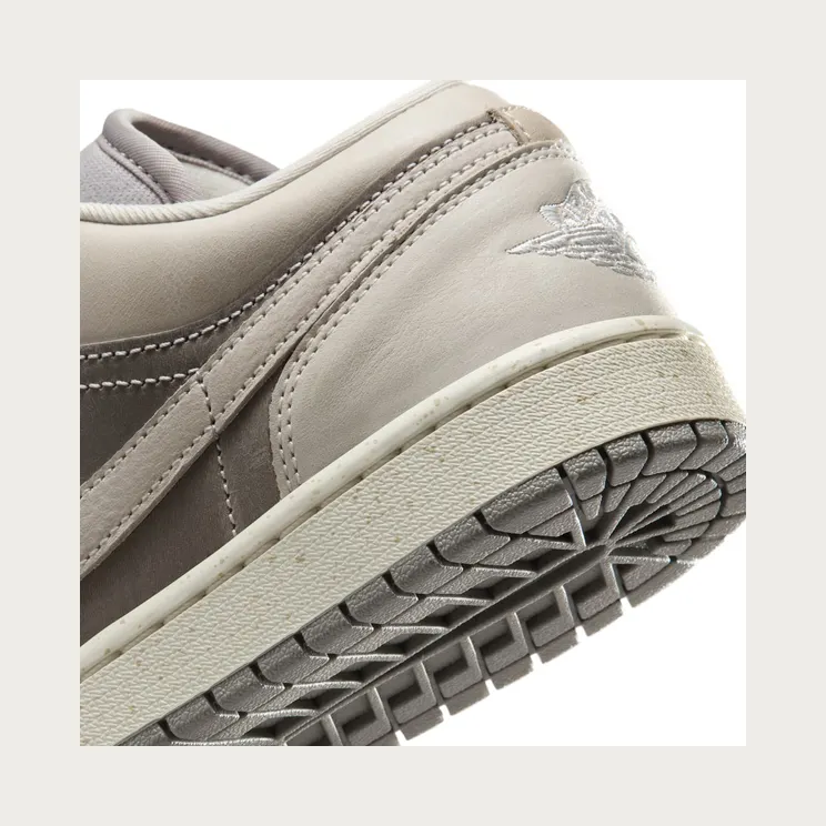 air-jordan-1 IB7011-001