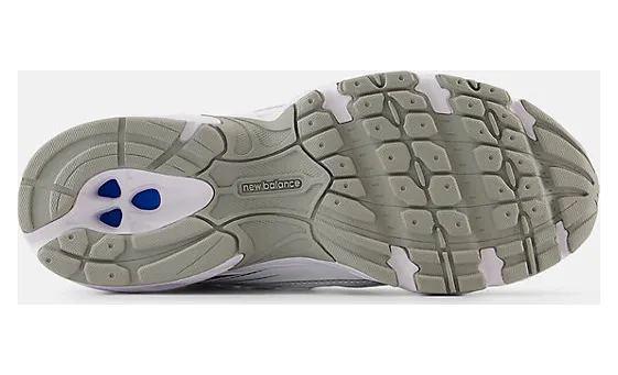 New Balance 740 “White Silver”: de stille kracht in je schoenenkast (5)