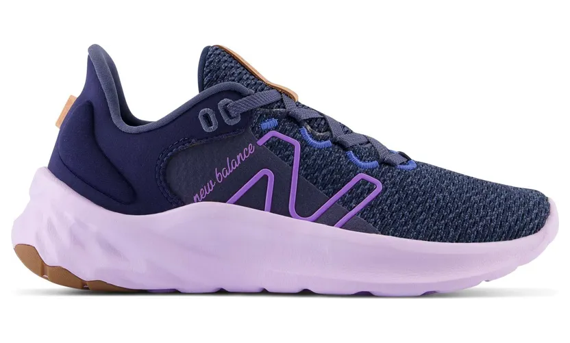 new-balance-sneaker WROAVRE2