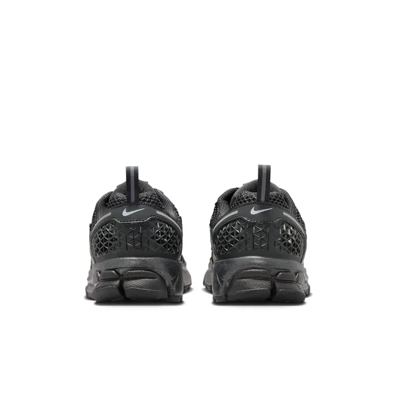 Nike Vomero 5 GS “Dark Smoke Grey Reflective” (IB3812-001)