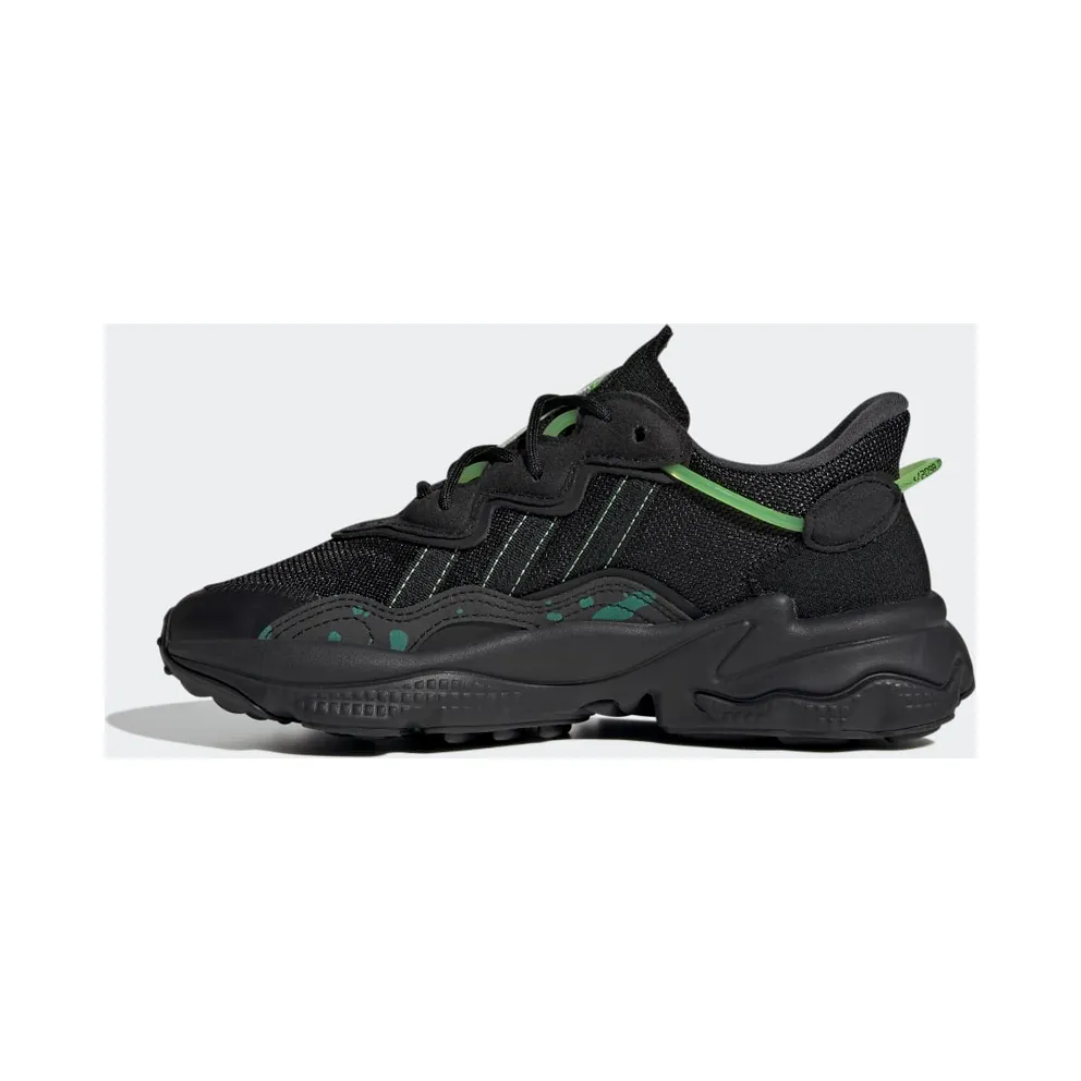 Adidas OZWEEGO Core Black / Core Black / Solar Green (HQ1637)