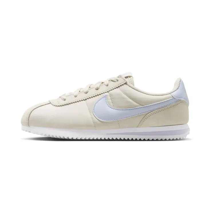 Nike Cortez Textile “Light Bone / White / Ghost” (IH7654-004)