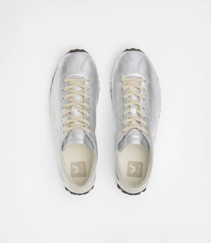 Veja Cateyes Sustainable Leather with Amazonian Rubber Sole Silver (EQ0221906)