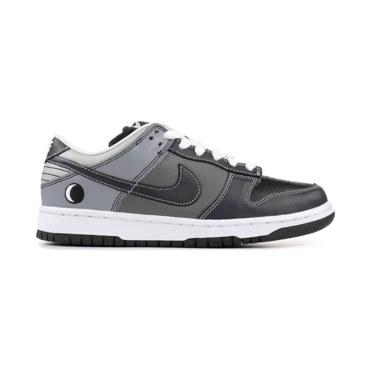 Nike SB Dunk Low Lunar Eclipse (East)