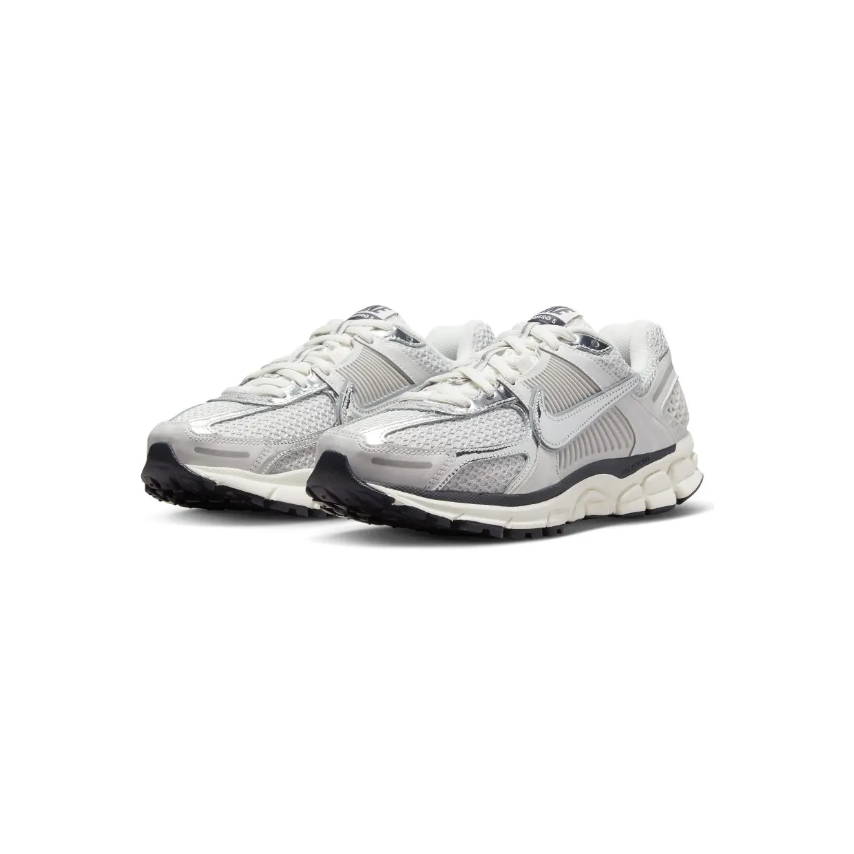 Nike Zoom Vomero 5 “Photon Dust”: het grijspalet dat alles kan