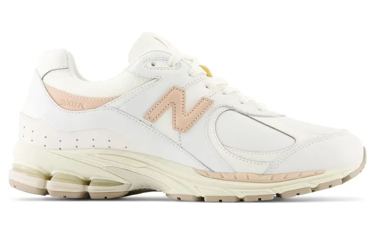 New Balance 2002R “Vachetta Leather” (M2002RVF)