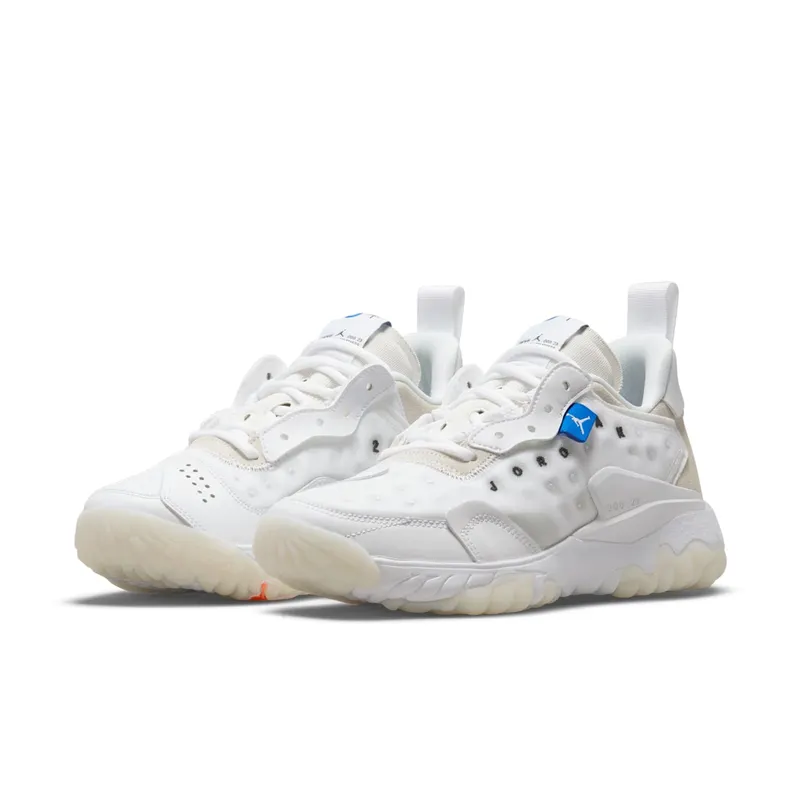 Jordan Delta 2 Dameschoen White (CW0913-102)