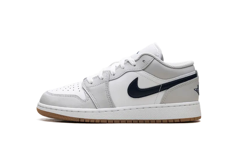Jordan 1 Low GS “White Neutral Grey Gum Midnight Navy” (553560-146)