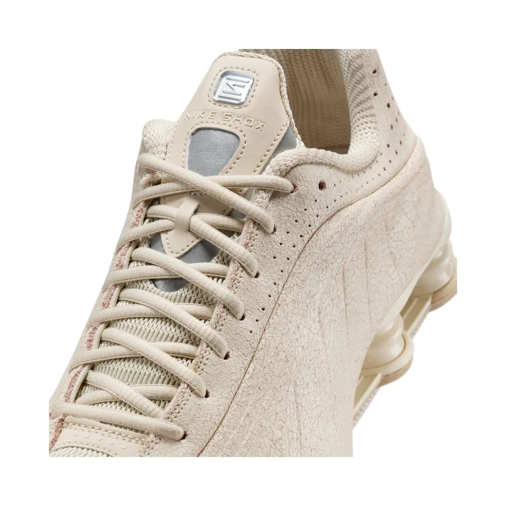 Nike Shox R4 “Natural Metallic Silver” (IO4544-100)