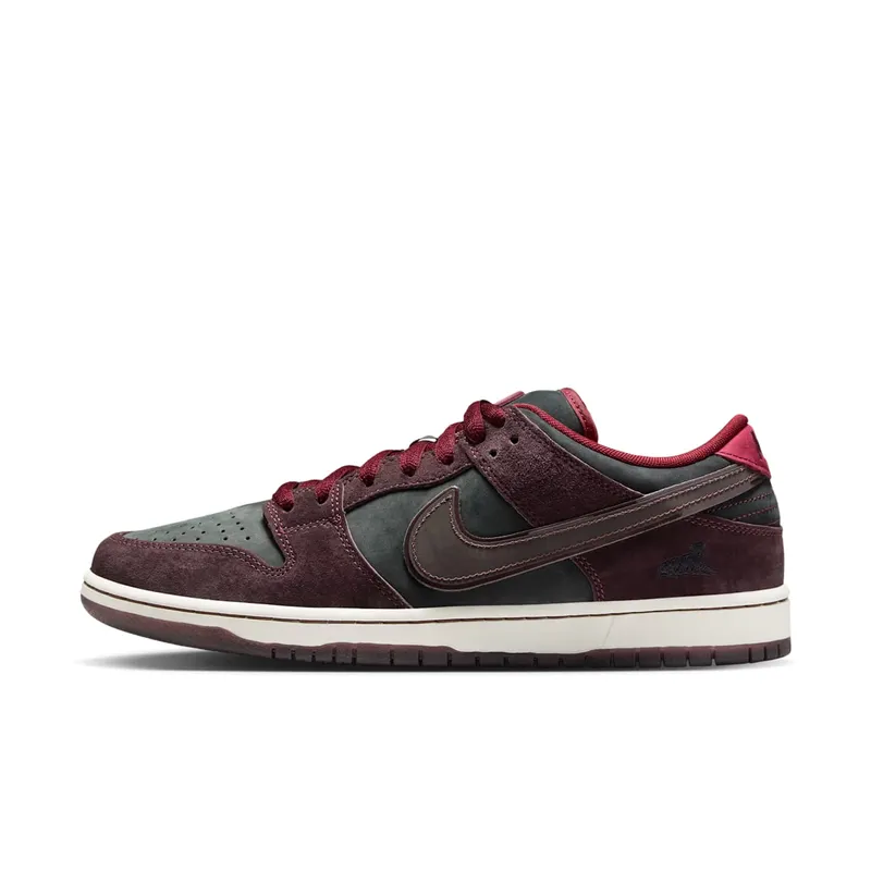 Nike SB Dunk Low “Riot Skateshop” (FZ1289-200)