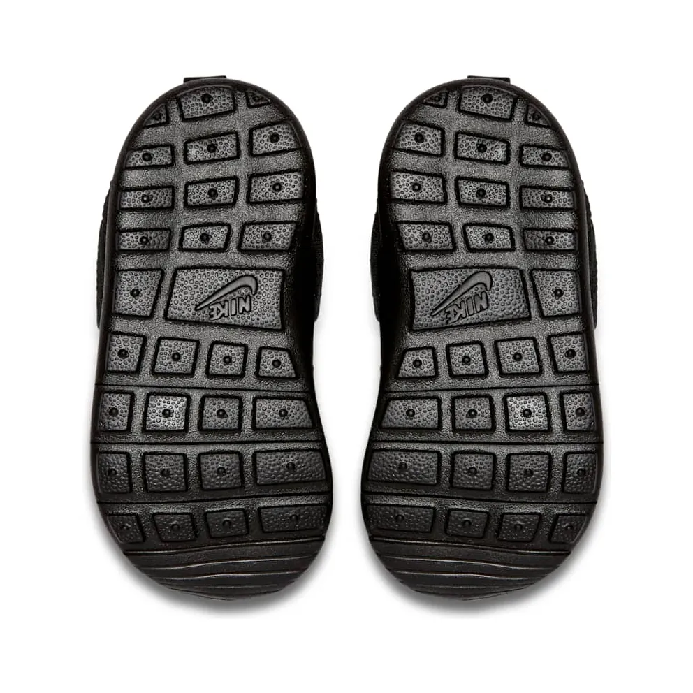 Nike Roshe One Triple Black (749430-031)