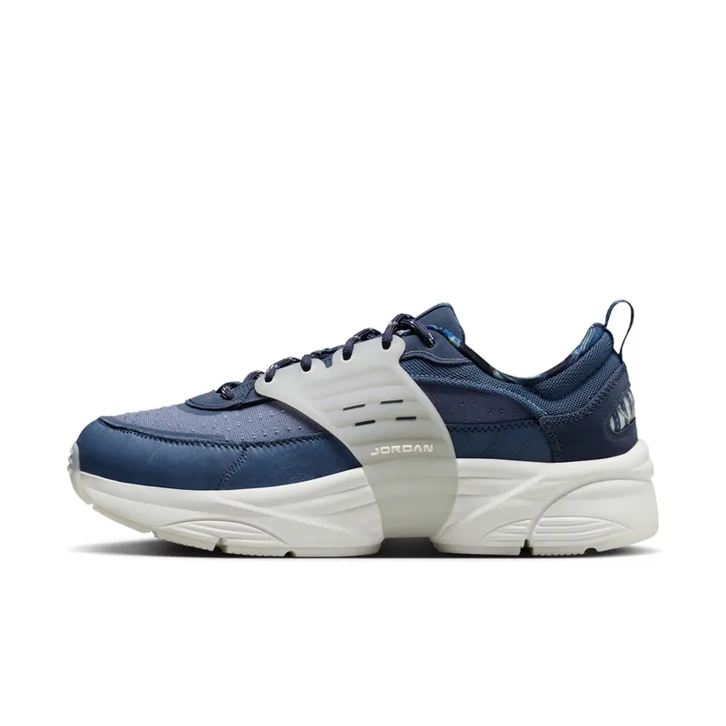 Jordan Trunner O/S “Diffused Blue Sail” (IR7254-499)
