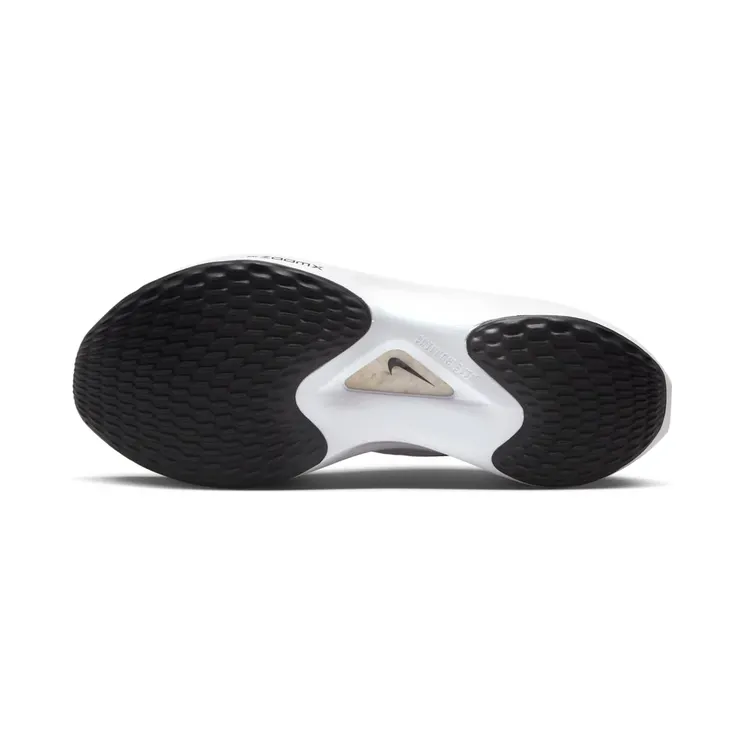 nike-zoom DM8974-001