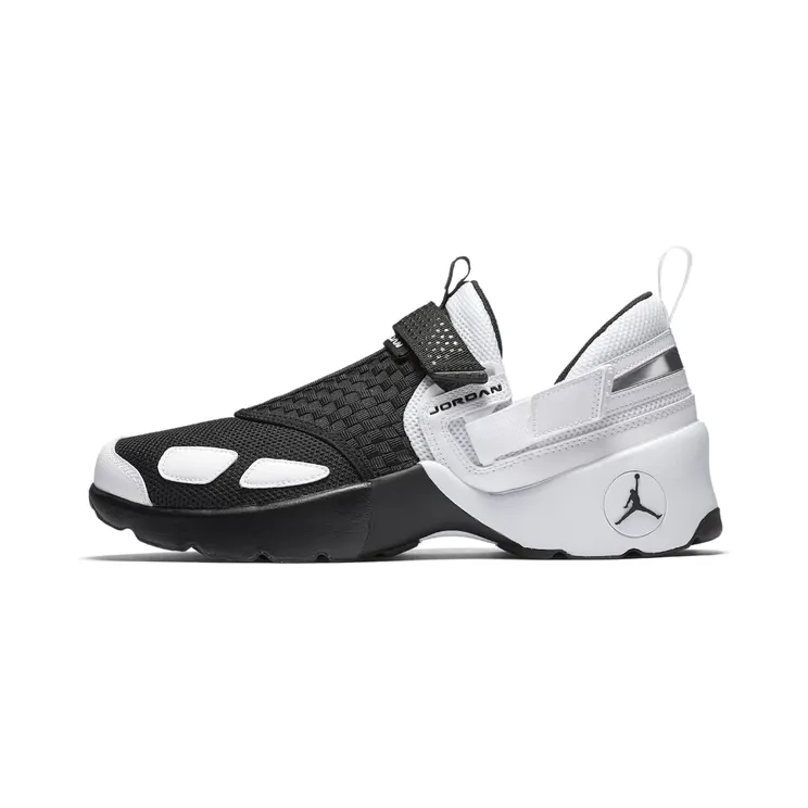 Jordan Trunner LX Black White