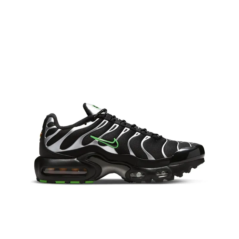 Nike Air Max Plus Older Kids’ Black (DR8002-001)