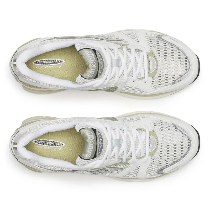 SAUCONY ProGrid Triumph 4 “White Onyx / Elm” (S70704-27)