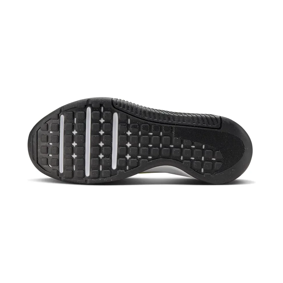 Nike MC Trainer 3 “White / Hot Punch / Black / Cyber” (FQ1830-107)