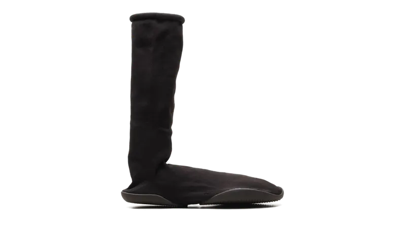 Yeezy Pod “Black” (YZYPODBLK)