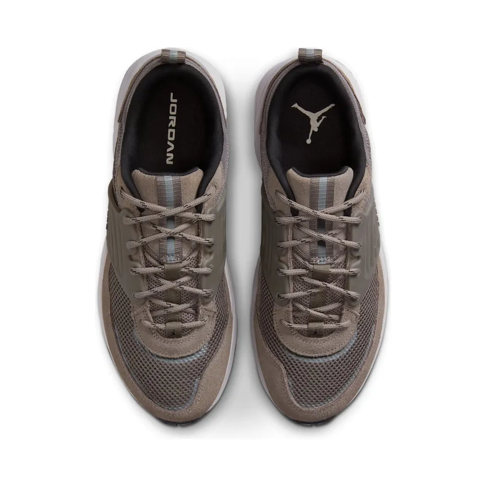 Air Jordan Trunner O/S “Cave Stone” (IB3722-201)