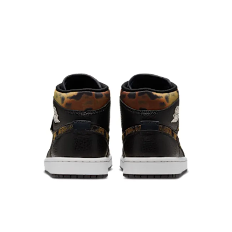Air Jordan 1 Mid ‘Velvet Brown Leopard’ (IQ5161-001): dierenprint op precies de juiste plekken (6)