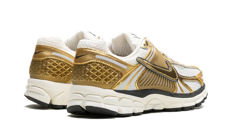 Nike Zoom Vomero 5 “Metallic Gold” (HF7723-001)
