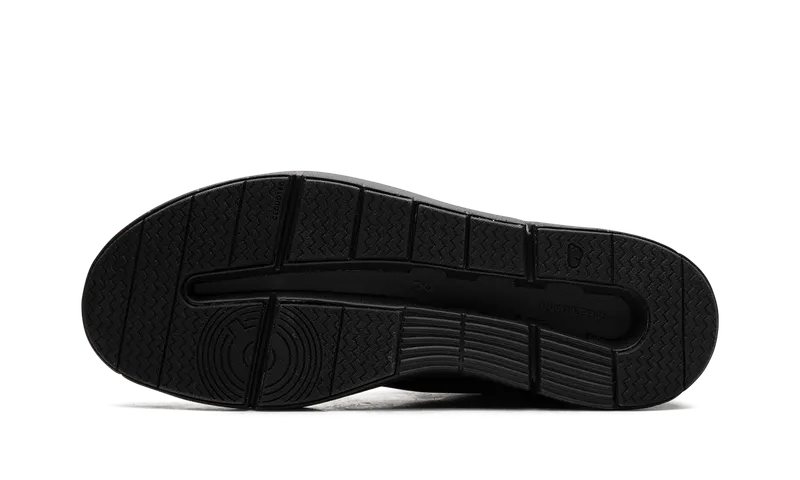 On Running The Roger Advantage “Black” (3WD10650485)