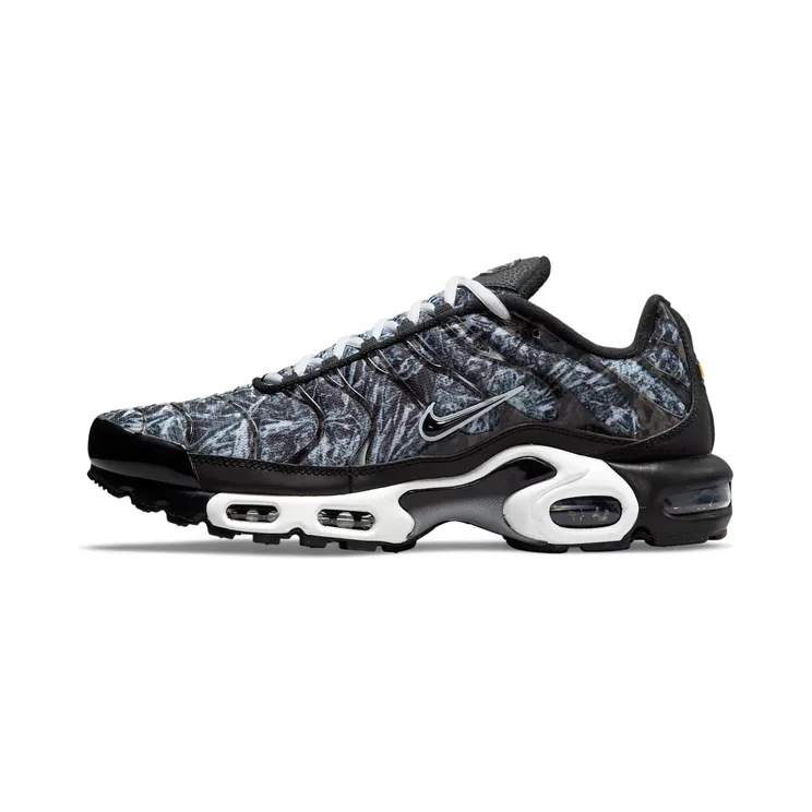 Nike TN Air Max Plus “Black / White / Dark Smoke Grey” (DO6384-001)