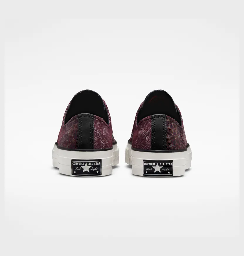 converse-chuck-taylor-all-star A01085C