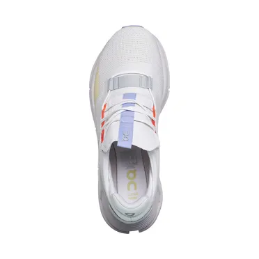 on-running-sneaker 2698982
