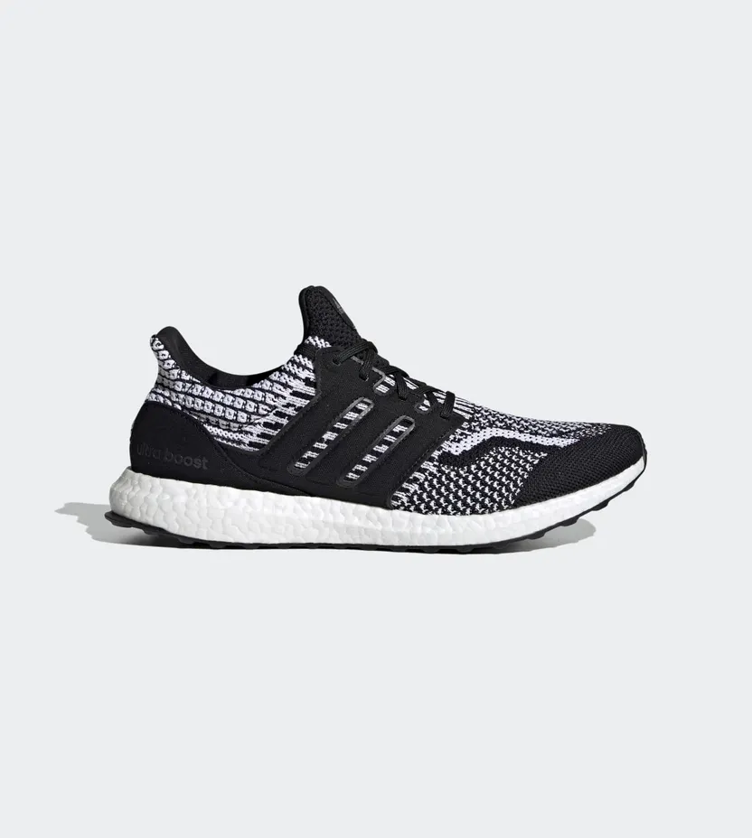 adidas Ultraboost 5.0 DNA Core Black / Core Black / Cloud White (FY9348)