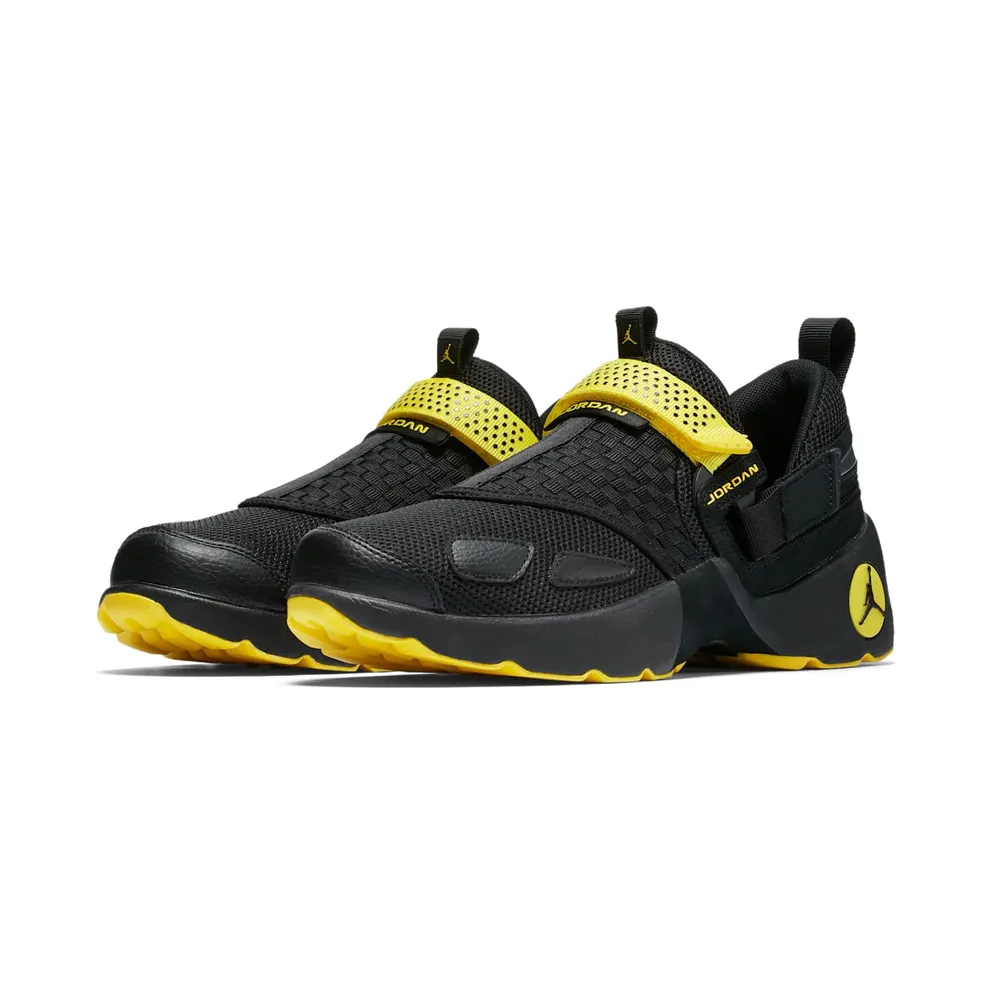 Jordan Trunner LX Thunder Black/Black-Opti Yellow (897992-031)
