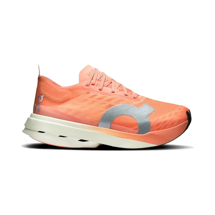 ON Cloudboom Strike Women “pink EU / 10 UK” (3WE30474836)