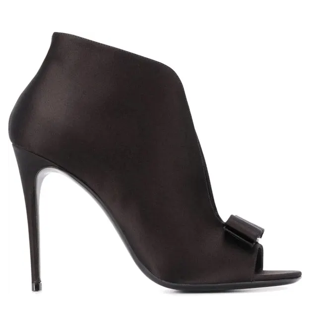 Ferragamo Vara Bow 110mm Pumps Black (01Q770725033)