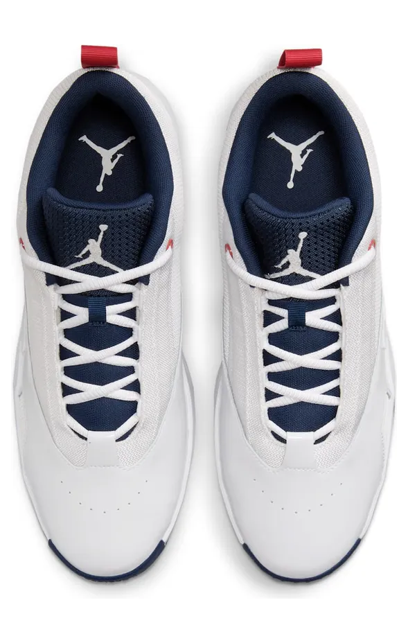 air-jordan-max-aura FQ8298-100
