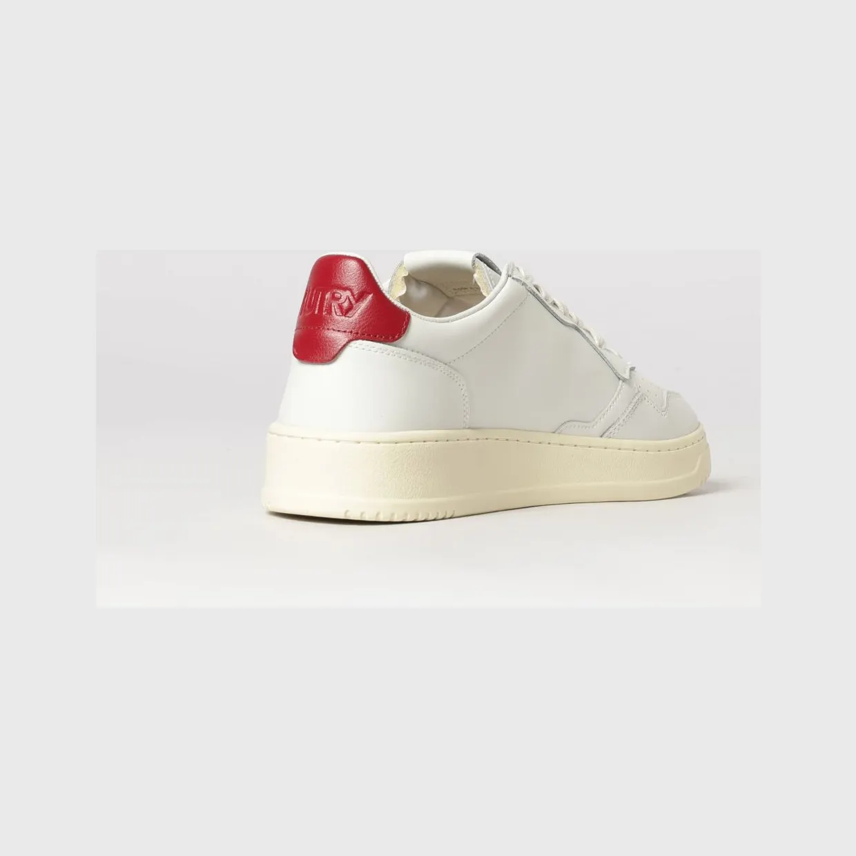 Autry Medalist Low Top Trainers in Bicolour Leather and Suede Ruby (AULMLL33) (2)