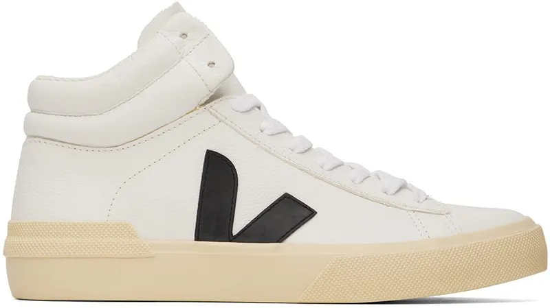 Veja Minotaur Chromfree Leather White / Black – “White” (TR0502929B)