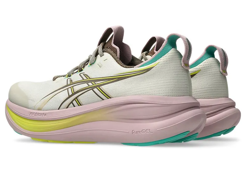 ASICS GEL-NIMBUS 28 TR “Light Dust / Clay Canyon” (1012B981-020)
