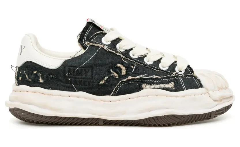 Maison MIHARA YASUHIRO Hank low-top sneakers – Zwart (MHRSNW729BLXQBKX390)