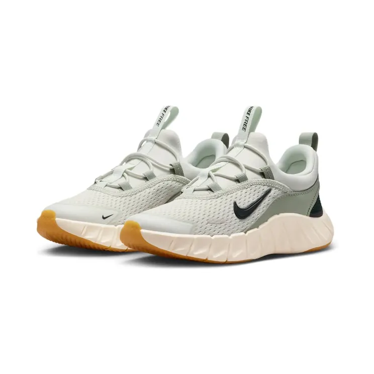 nike-free IQ5811-002