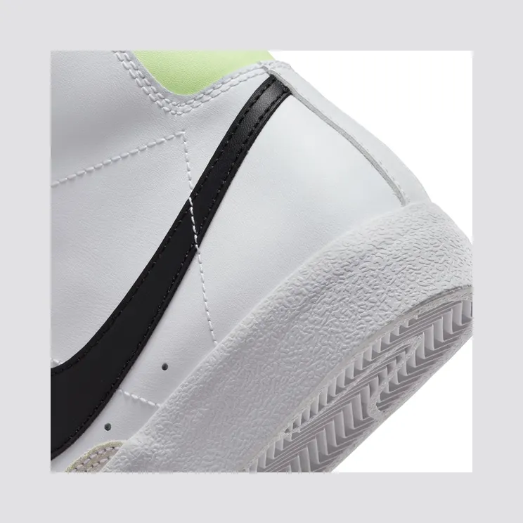 nike-blazer DA4086-109