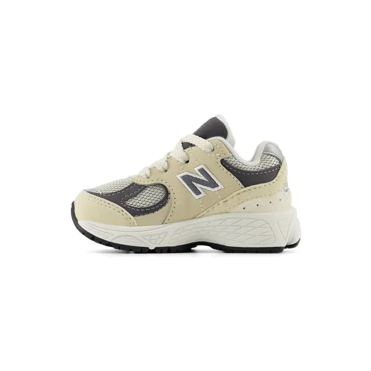 new-balance-2002r IC2002FA