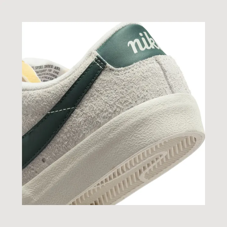 nike-blazer FQ8060-002