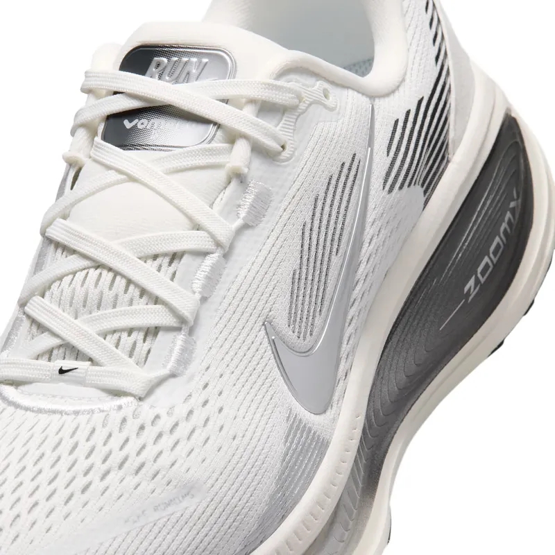 Nike Vomero 18 Summit White/Sail/Photon Dust/Metallic Silver (IO9915-101)