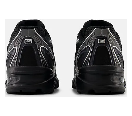 New Balance 740 “Black”: de stille winst buiten de hype (6)