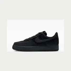 Oregon Ducks x Nike Air Force 1 Low “Triple Black” (JF5453-001): een PE voor iedereen