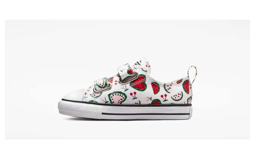 converse-chuck-taylor-all-star A02605C