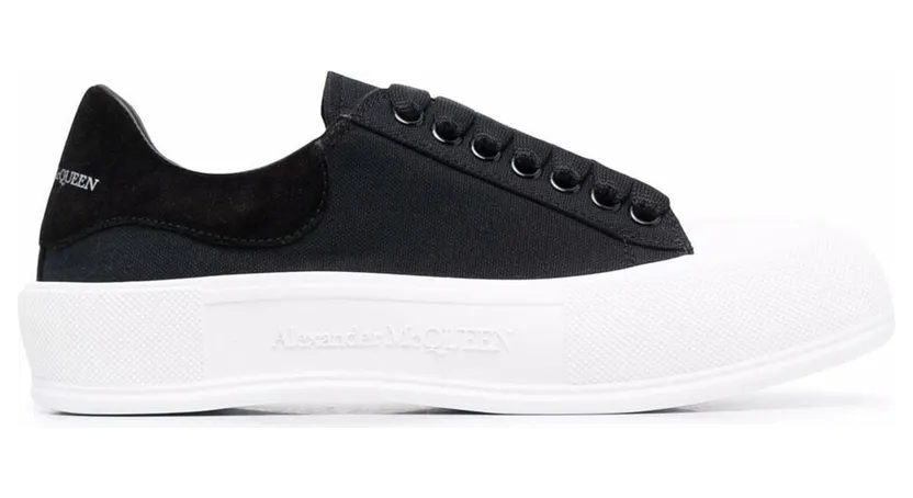 Alexander McQueen Deck Skate Plimsoll Lace-Up Black White (654594 W4MV7 1070)