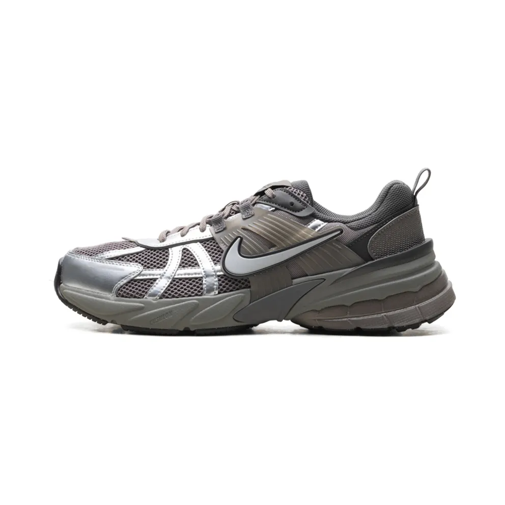 Nike V2K Run “Cave Stone Flat Pewter Medium Ash Metallic Silver” (HQ1678-200)